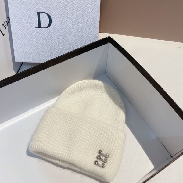 Winter New Buckle Rabbit Fur Knitted Hat - Image 5
