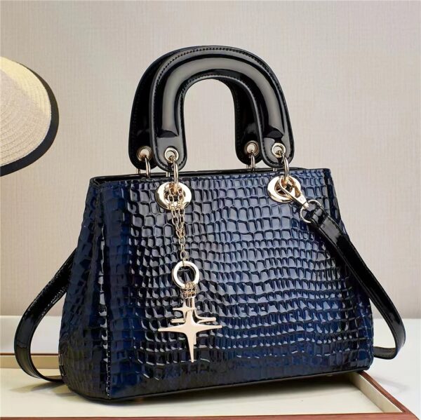 Women's Fashion Portable Messenger Bag - Image 3