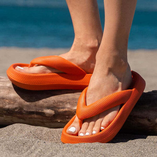 Outdoor Seaside Beach Thick Bottom Flip Flops - Image 4