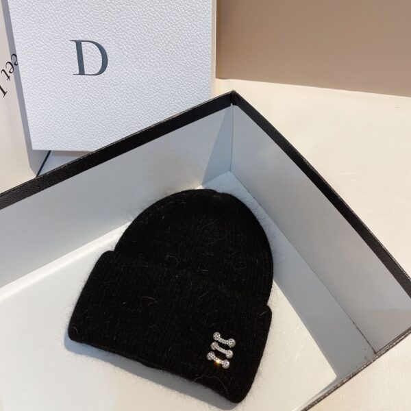 Winter New Buckle Rabbit Fur Knitted Hat - Image 4