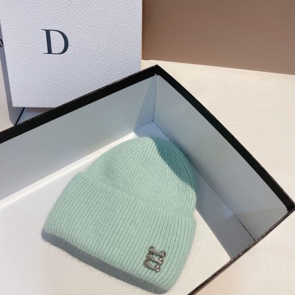 Winter New Buckle Rabbit Fur Knitted Hat - Image 3